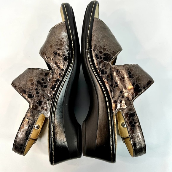 Mephisto Metallic Sandals - Picture 6 of 12